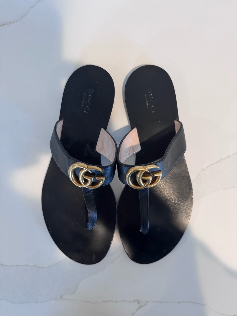 Gucci Black Leather Thong Sandals with Gold Double G